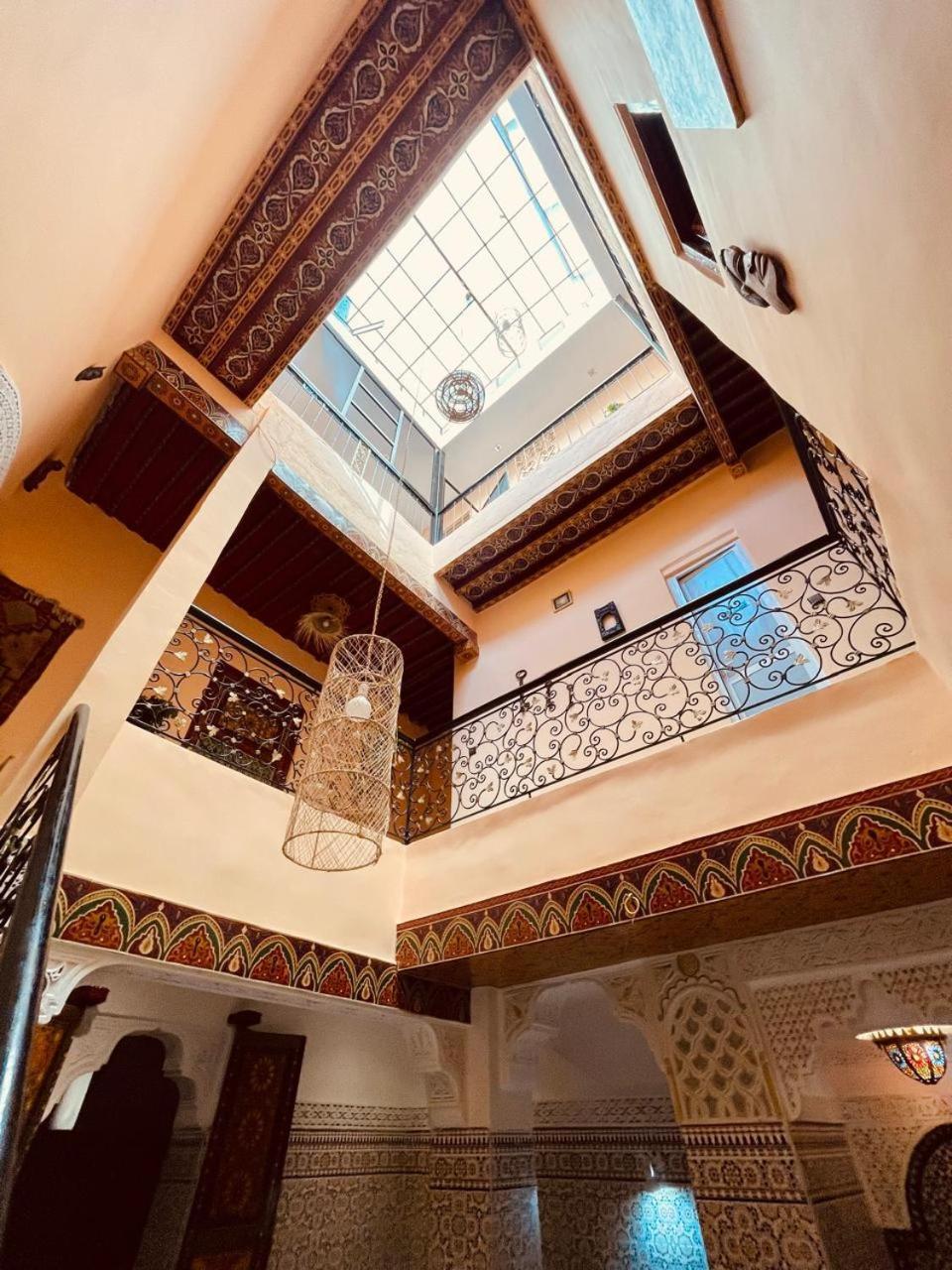 Downtown Hostel Фес Екстериор снимка