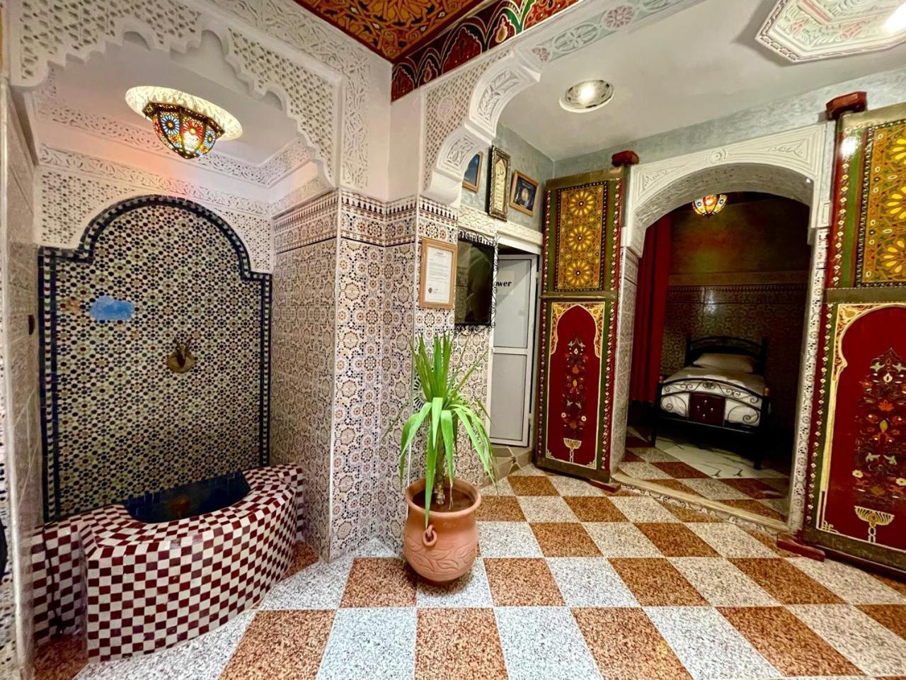 Downtown Hostel Фес Екстериор снимка