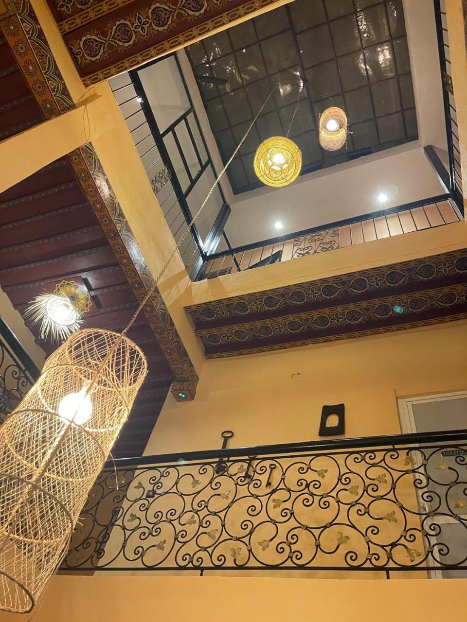 Downtown Hostel Фес Екстериор снимка