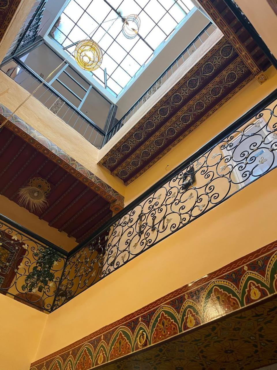 Downtown Hostel Фес Екстериор снимка