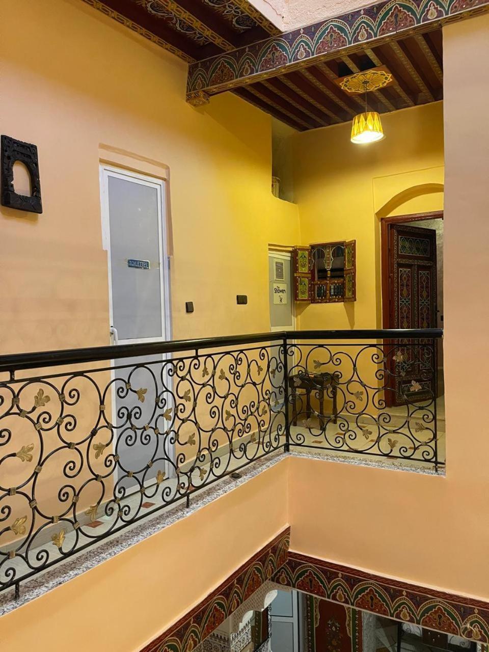 Downtown Hostel Фес Екстериор снимка